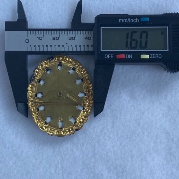 VTG 2" Oval Hand Painted Porcelain Woman Brass Brooch Signed Western Germany - Picture 6 of 12